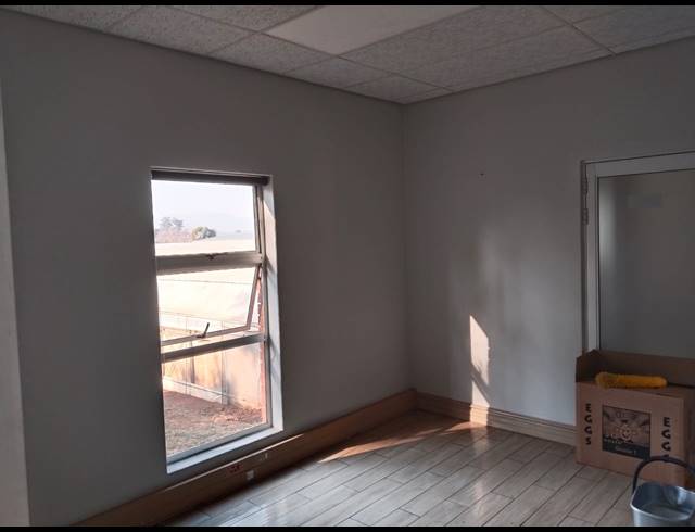 120M² OFFICE TO LET IN MELODIE